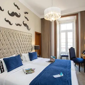 Casual Belle Epoque Hotel